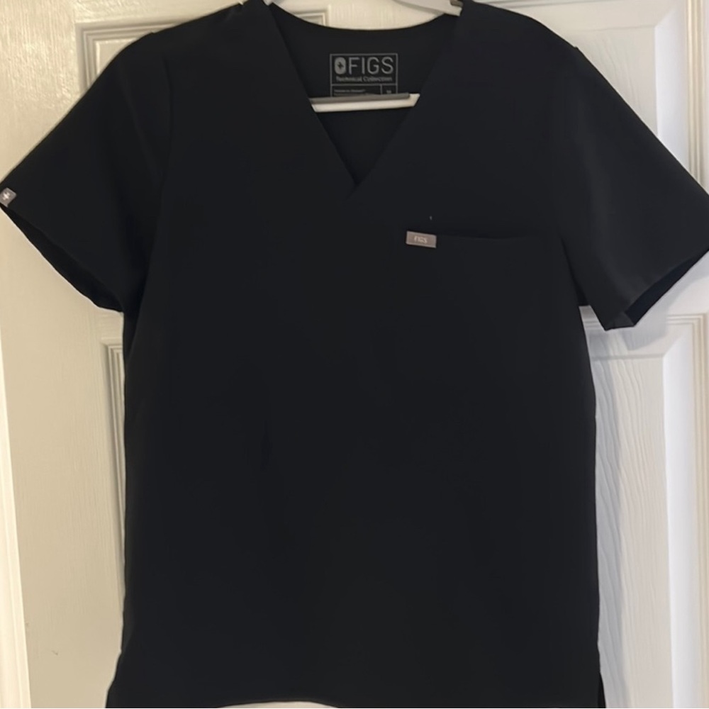 Figs scrub top